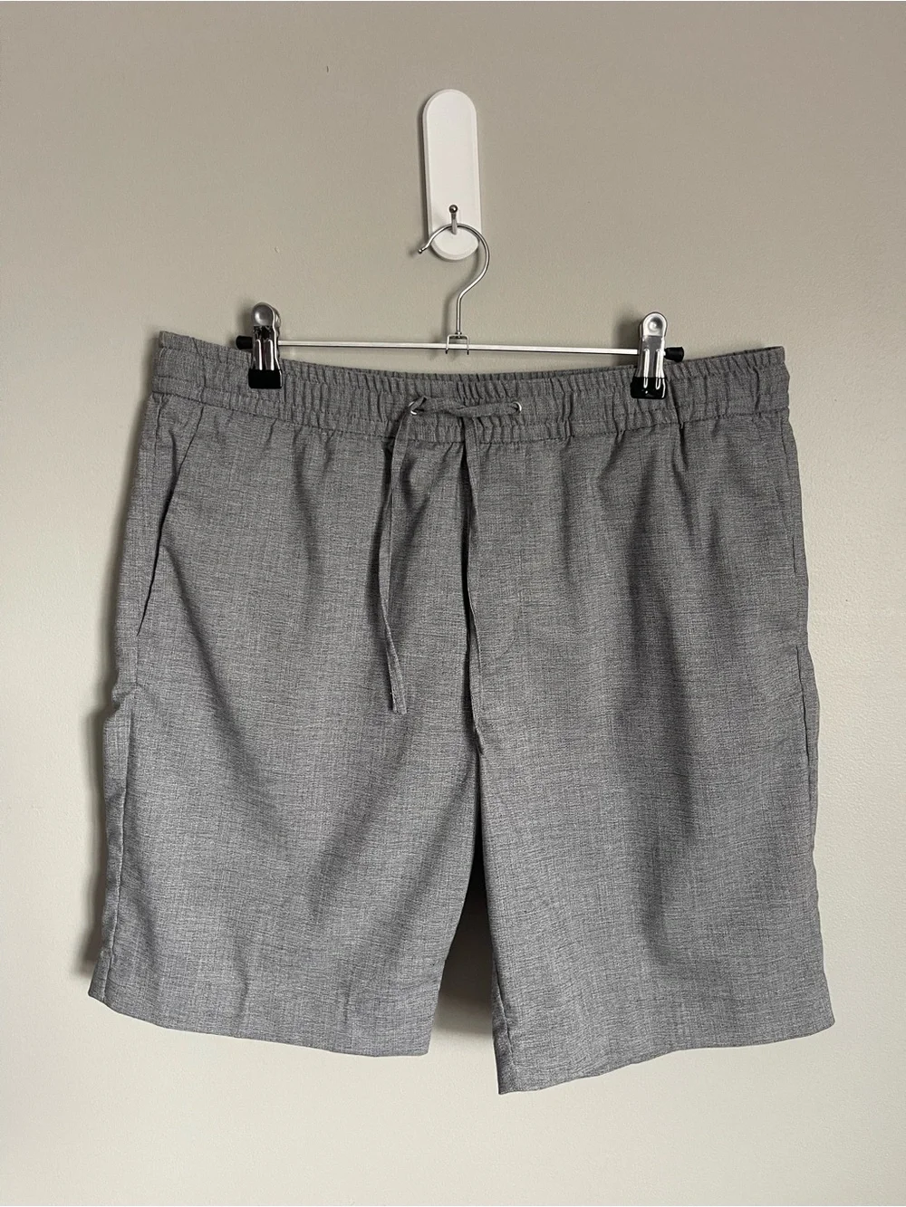 H&M | Men's Gray Slim Fit Drawstring Shorts Sz M